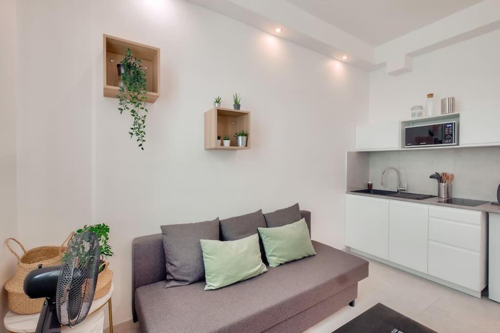 Superbe Studio A 2 Min A Pied Du Port Apartment Nizza